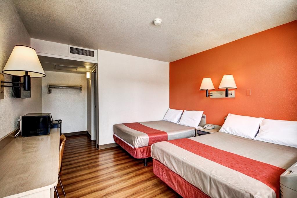Motel 6 ويلز الغرفة الصورة